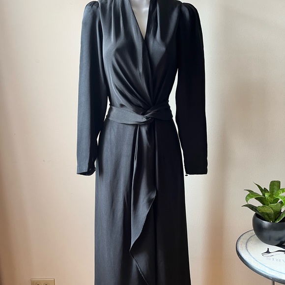 Eliza Scott Dresses & Skirts - Vintage 100% Silk Black Long Sleeve Midi Dress